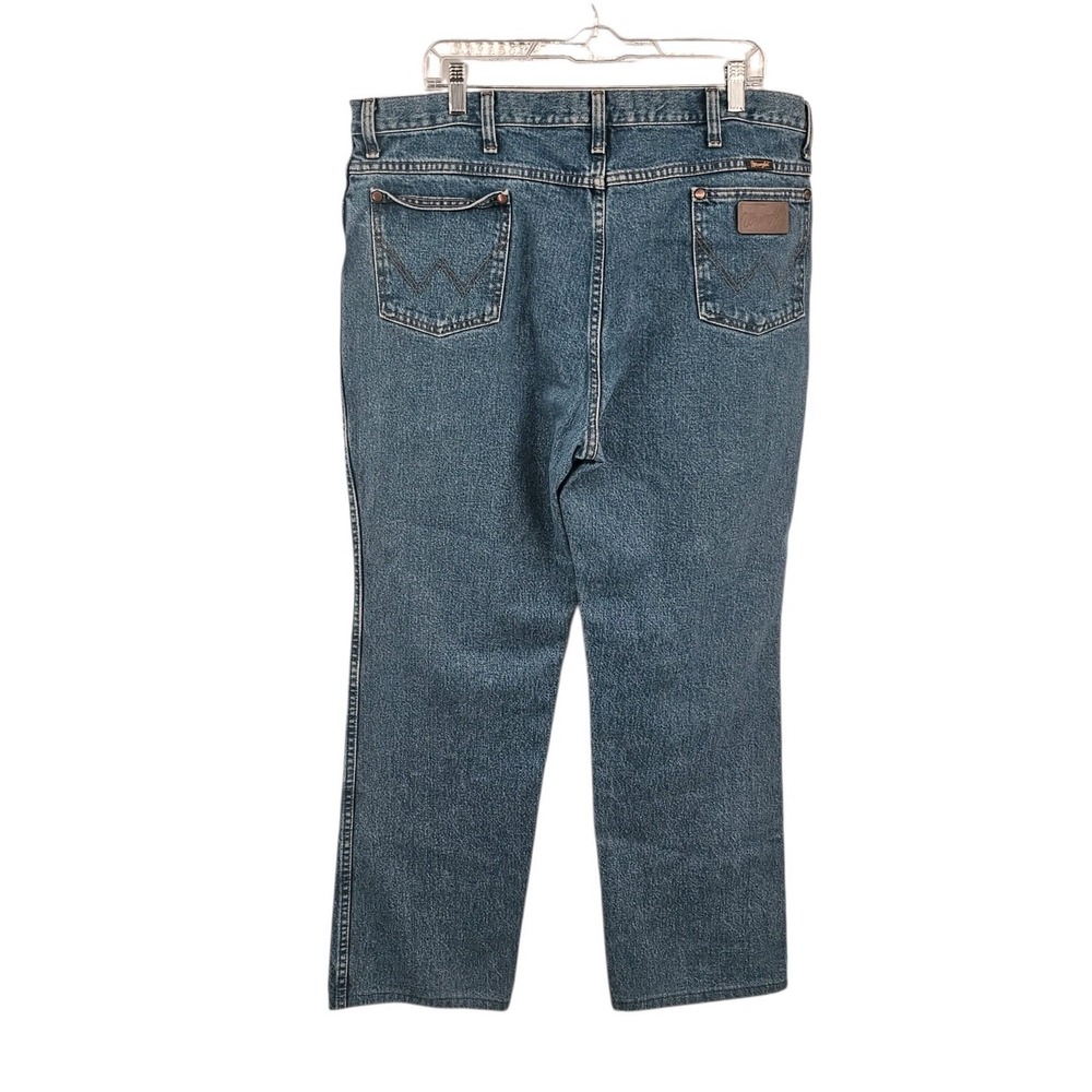 Wrangler Men's Blue Jeans Size 40x32 Regular Fit Classic Denim Straight Leg - Picture 5 of 9